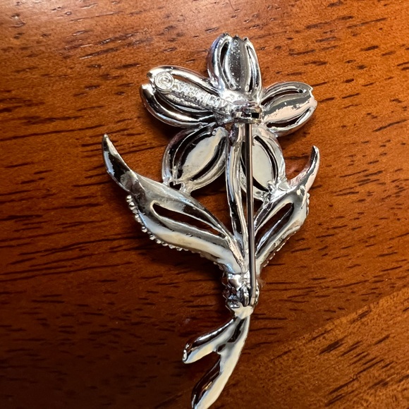 Vintage Sarah Coventry Black Beauty Flower Brooch - Picture 2 of 3